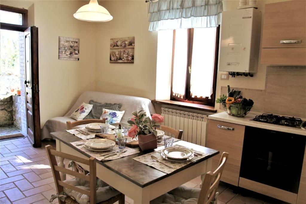 Claudia Vacanza Toscana - Appartamento Melograno -10 Min Da Siena โซวิชิลเล ภายนอก รูปภาพ